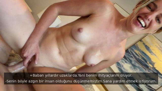 Peki Ya Telefonda Bahçıvanla Sexting Yapan Üvey Annen Gizlice Oğlunun Sikine Sarılmayı Düşünseydi?